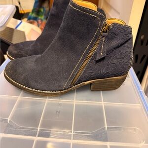 Riza Black Ankle Boots for Women